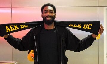 ΑΕΚ: Έφτασε στην Αθήνα ο Φίζελ