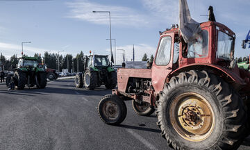 Αγρότες: Στο τραπέζι του διαλόγου με ανοιχτούς δρόμους
