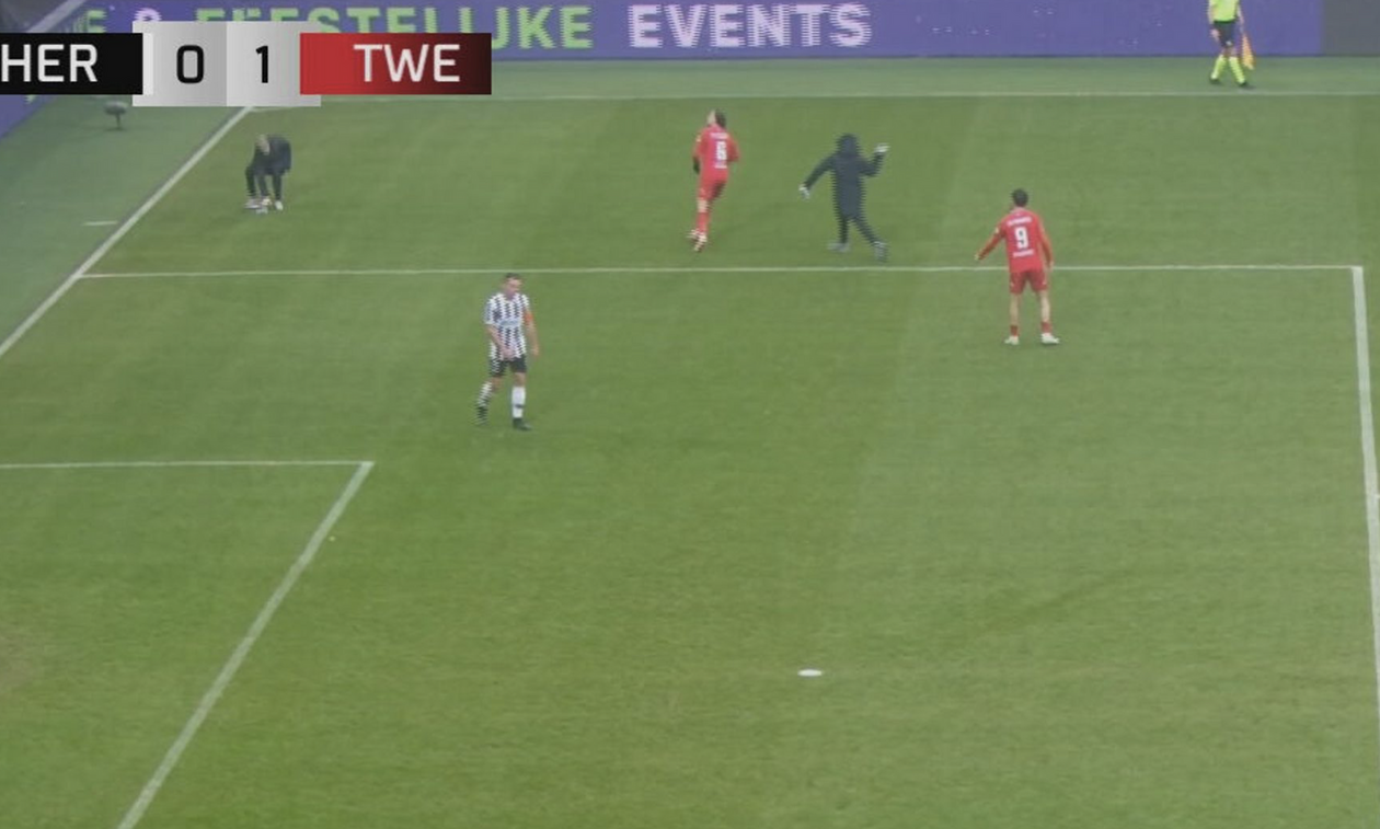 Ολλανδία: Διακοπή αγώνα λόγω ρίψης αντικειμένων και καβγά παίκτη με ...ball boy!