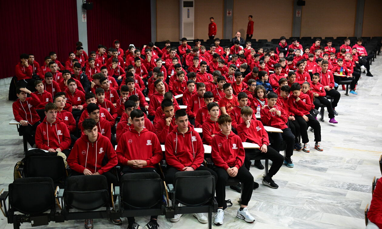 Η Ακαδημία του Ολυμπιακού βράβευσε τα «αστέρια» της