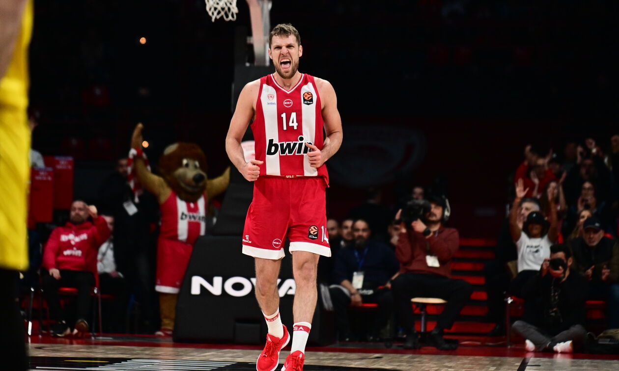 Βεζένκοφ: «Δεν κάναμε τίποτα σωστά στο δεύτερο ημίχρονο»