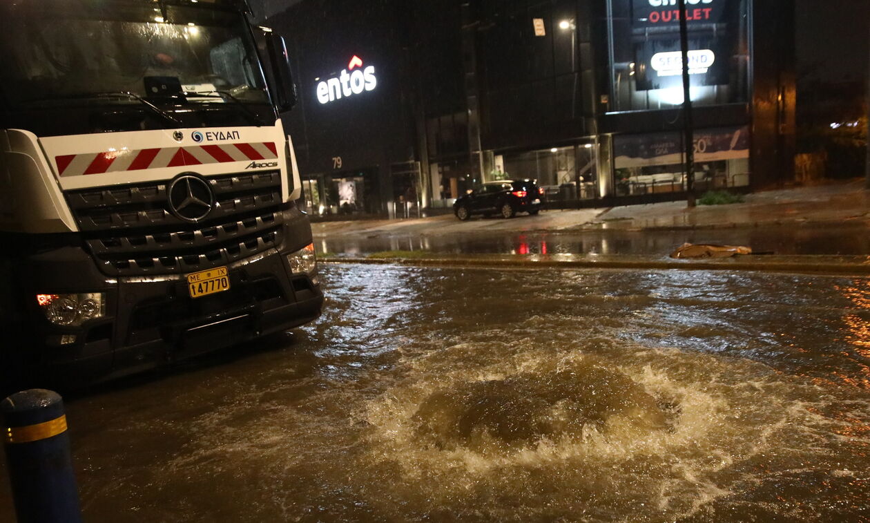 Κακοκαιρία: Δύο νεκροί - Καταστροφές σε υποδομές, δρόμους και περιουσίες