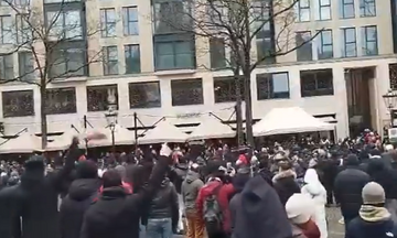 Κοκκίνισε το Άμστερνταμ (vid)