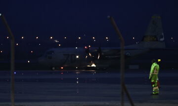 Στη Θεσσαλονίκη το C-130 με τις σορούς των οπαδών του ΠΑΟΚ