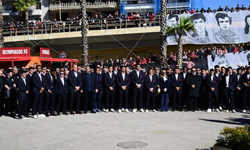 Σύσσωμη η οικογένεια του Ολυμπιακού στο μνημόσυνο της Θύρας 7 (pics)