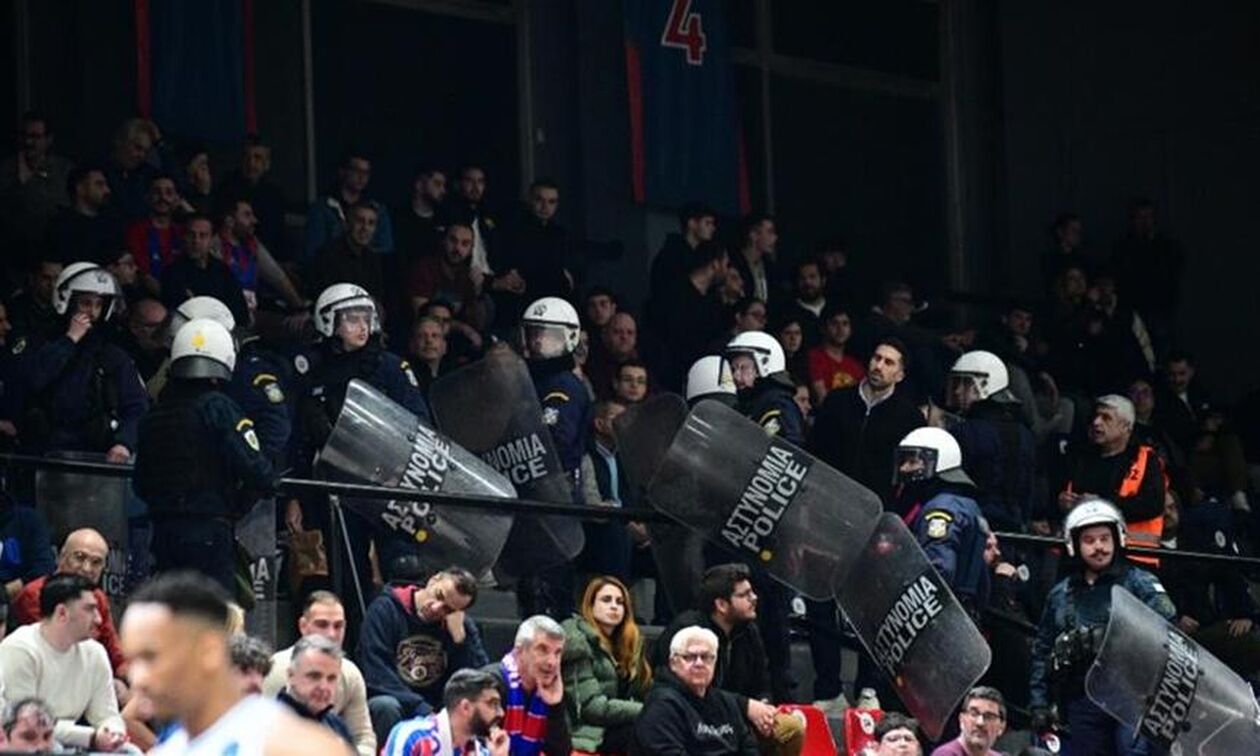 Σκληρή ανακοίνωση Μπεσίκτας για υβριστικό πανό