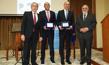 Ελληνική Αντικαρκινική Εταιρεία: Τιμητική διάκριση για τους Αγγελόπουλους 