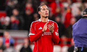 Φαν Ντάικ: «Ο Κονατέ πρέπει να μείνει στην Λίβερπουλ»