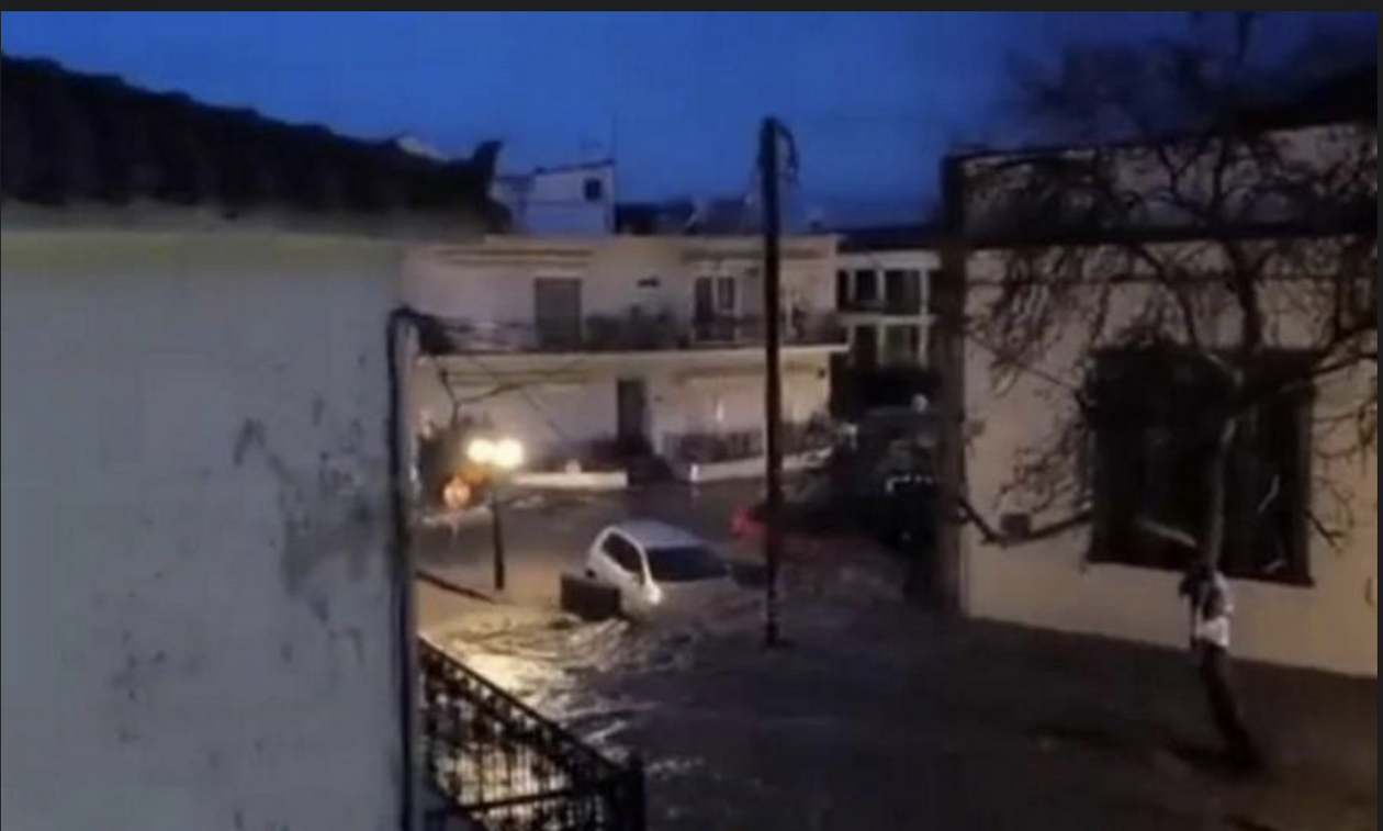 Λήμνος: Υπερχείλιση χείμαρρου και βουλιαγμένο ΙΧ, λόγω κακοκαιρίας - Μήνυμα του 112