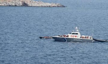 Σύλληψη 27χρονου διακινητή 28 μεταναστών μετά από καταδίωξη ανοικτά της Λέρου