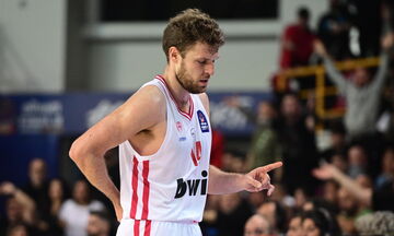 Ολυμπιακός: Πονάει ο Βεζένκοφ, κάνει εξετάσεις