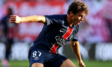 Παρί Σεν Ζερμέν: Ανανεώνει το συμβόλαιο του Ζοάο Νέβες