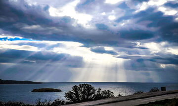 Καιρός: Αίθριος με αραιές νεφώσεις