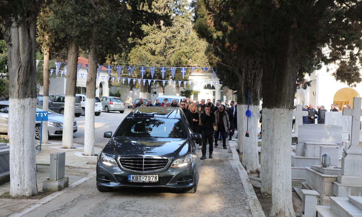 To τελευταίο αντίο στον Βασίλη Δανιήλ (pic)