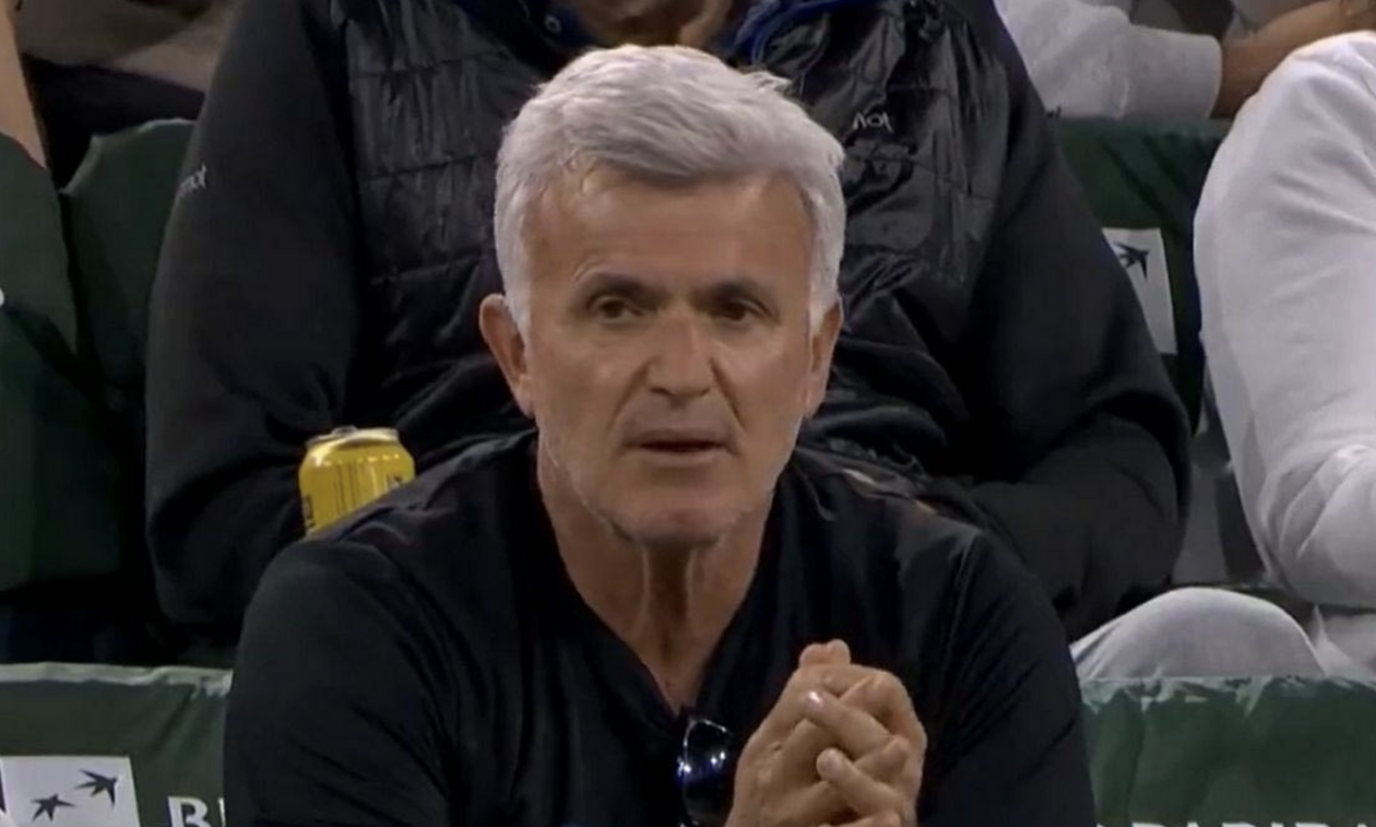 Καβγάς Απόστολου Τσιτσιπά και διαιτητή για προειδοποίηση παραβίασης απαγόρευσης κόουτσινγκ