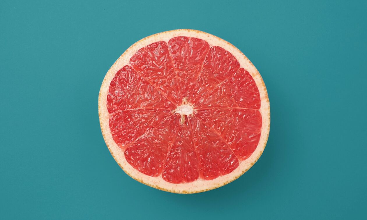 Γκρέιπφρουτ: Μπορεί να μας βοηθήσει να χάσουμε βάρος;
