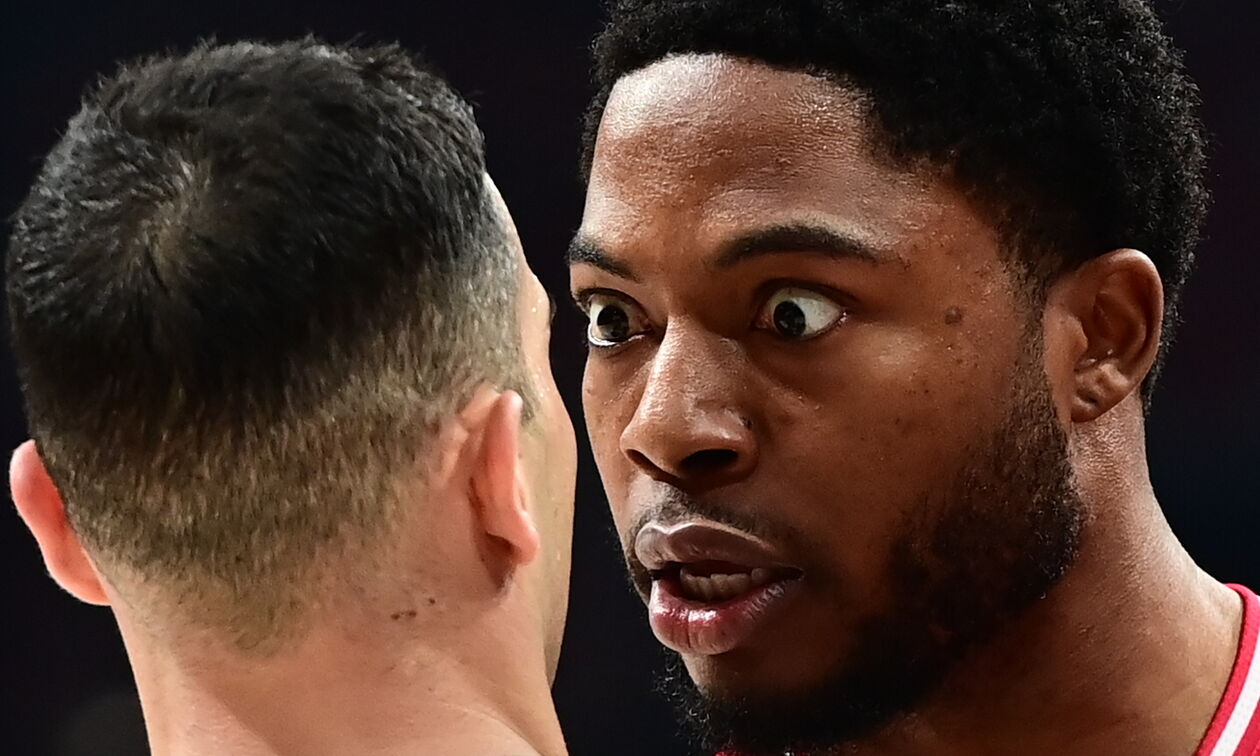 Μαρία Δαρσινού: «Ποιος είναι αυτός που κάνει νταηλίκια στον Σλούκα; Η μάνα του τον ξέρει;»