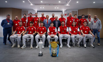 Οι ΣΑΕΚ ΑΛΦΑ βράβευσαν την ομάδα χάντμπολ Ανδρών του Ολυμπιακού