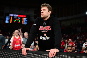 Ολυμπιακός: Ταξιδεύουν στο Παρίσι Βεζένκοφ, Μόρις - Δεν είναι σίγουρη η συμμετοχή τους