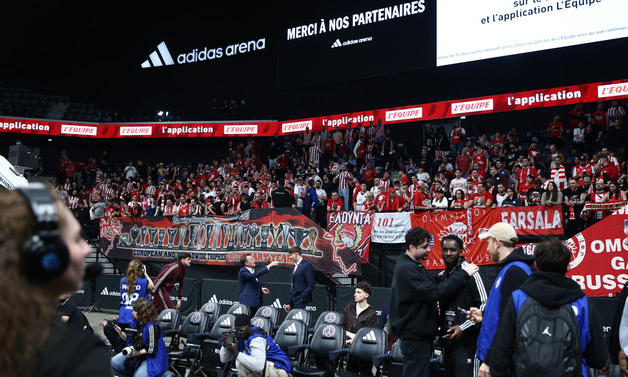 Παρι - Ολυμπιακός: Οι ερυθρόλευκοι τίμησαν τη μνήμη φιλάθλου (vid)