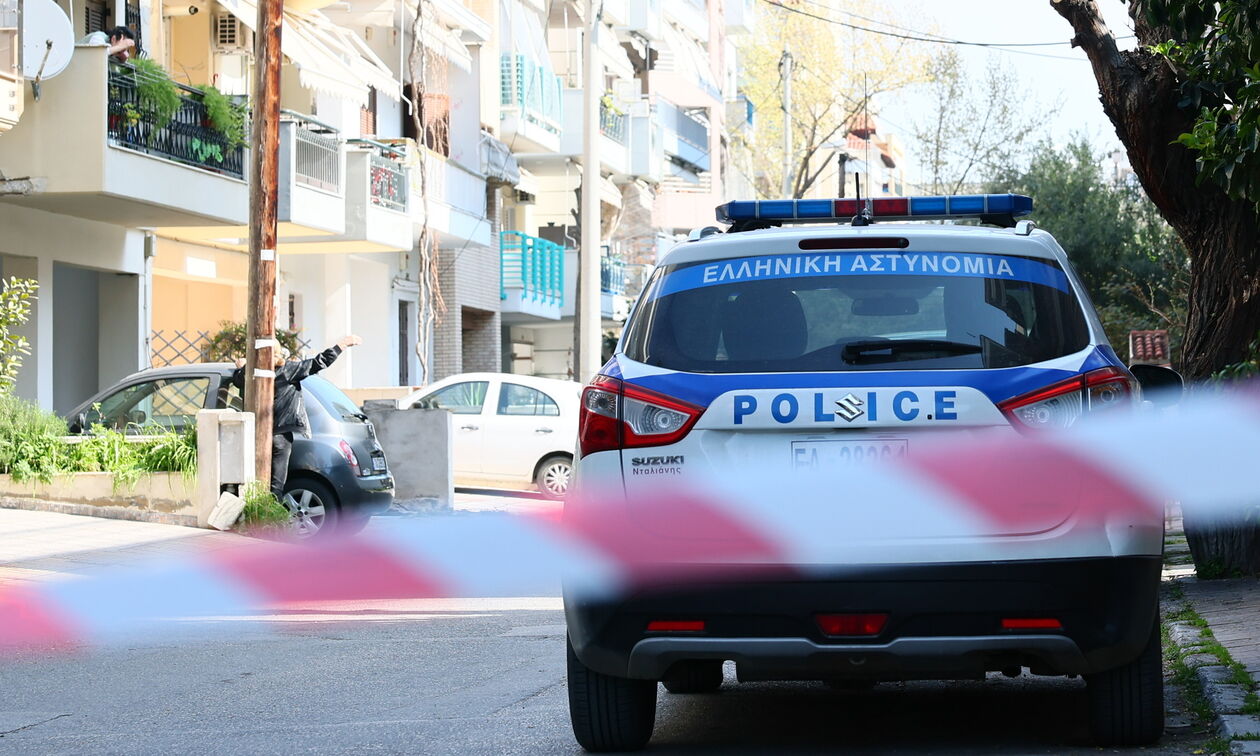 Παραδόθηκε ο 23χρονος ύποπτος για τη δολοφονία του 20χρονου στην Καλαμαριά