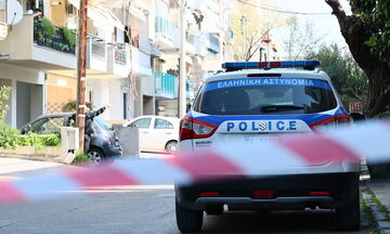 Παραδόθηκε ο 23χρονος ύποπτος για τη δολοφονία του 20χρονου στην Καλαμαριά