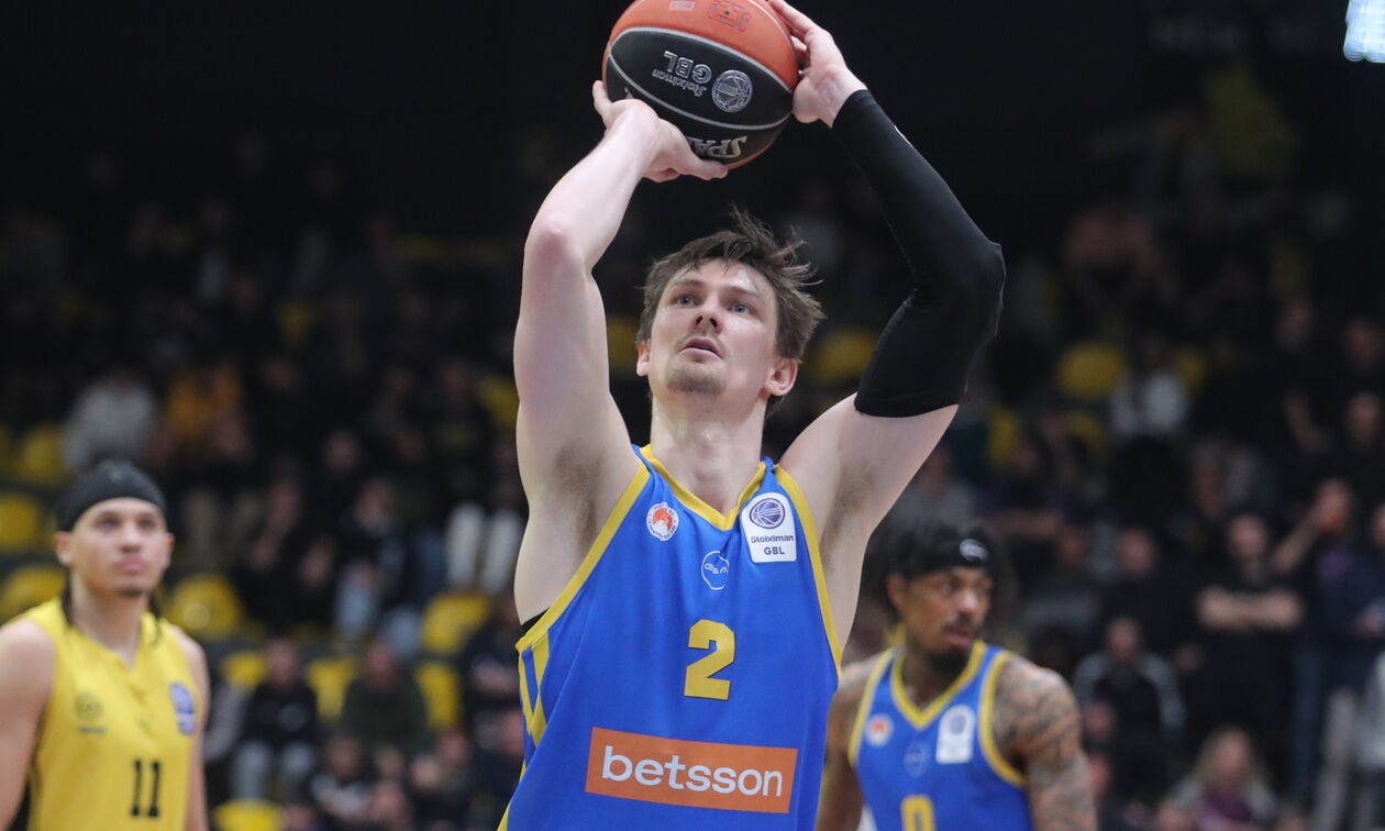 Βαν Τούμπεργκεν: «Να είναι τυχερή η τρίτη φορά με τον ΠΑΟΚ»