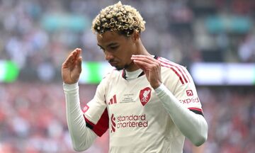 Λίβερπουλ: Ανησυχία για τον Εκιτικέ