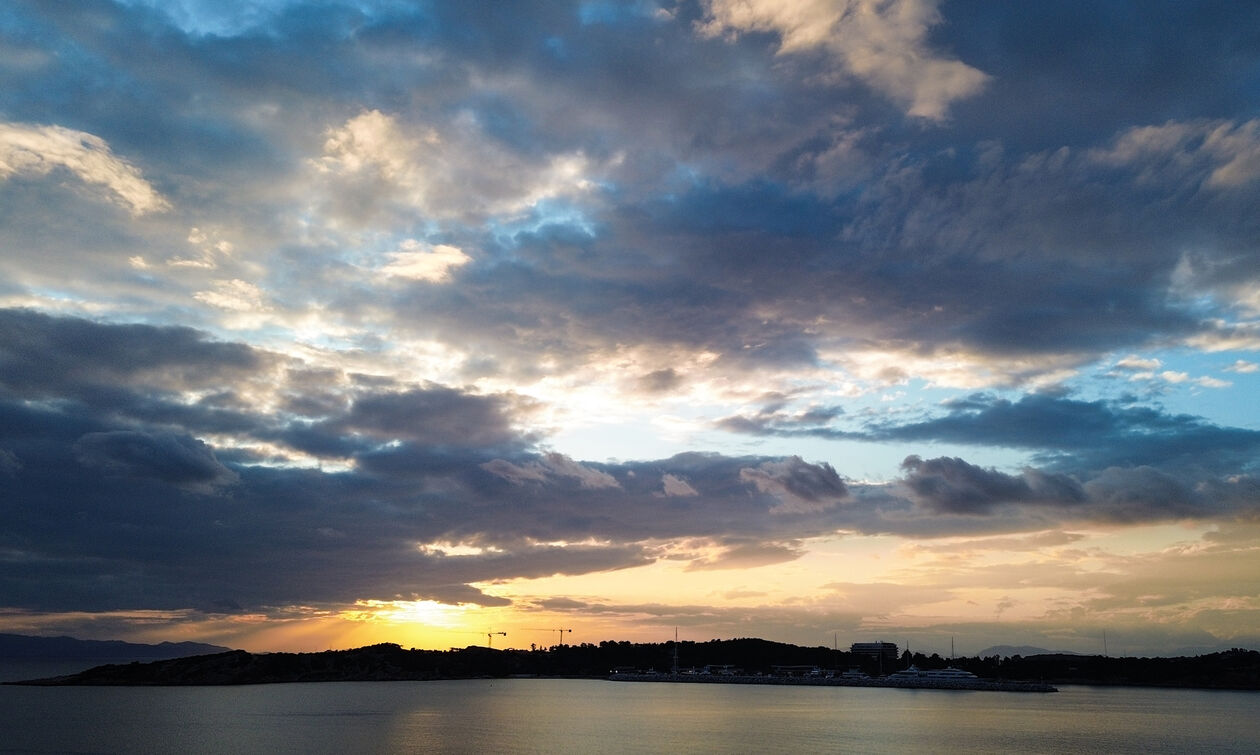 Kαιρός: Τοπικές βροχές σε ορισμένες περιοχές της χώρας