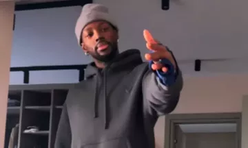 Το βίντεο του Γκραντ με τον νάρθηκα στο δάχτυλο 