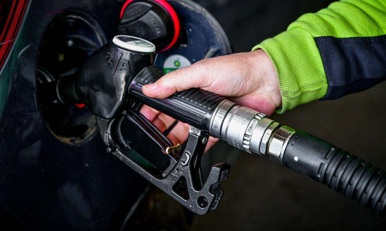 Ψηφίζονται στη Βουλή τα μέτρα για την επιδότηση καυσίμων και τη στήριξη λόγω ενεργειακού κόστους