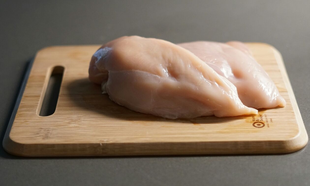 Υγεία: Τέσσερα τρόφιμα που δεν πρέπει να μαγειρεύονται κατευθείαν από την κατάψυξη