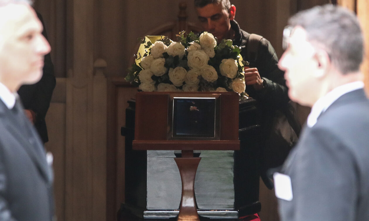 Μαρινέλλα: Πλήθος κόσμου στο τελευταίο αντίο