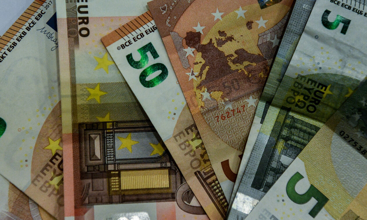 Σε ισχύ από σήμερα η νέα αύξηση στον κατώτατο μισθό 