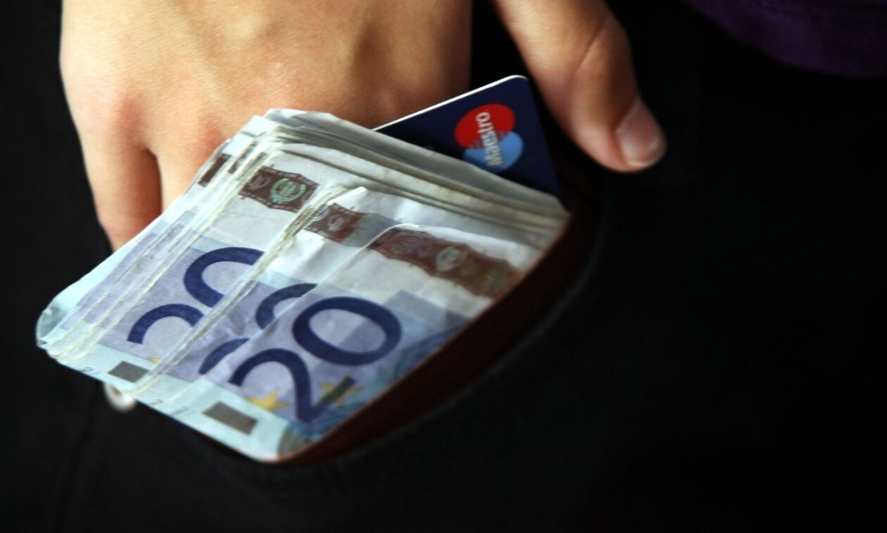 Δώρο Πάσχα: Έως και τη Μεγάλη Τετάρτη 8 Απριλίου οι πληρωμές στους εργαζομένους