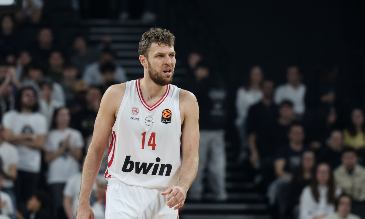 Βεζένκοφ: «Ακολουθούν δύσκολα ματς, να είμαστε συγκεντρωμένοι»