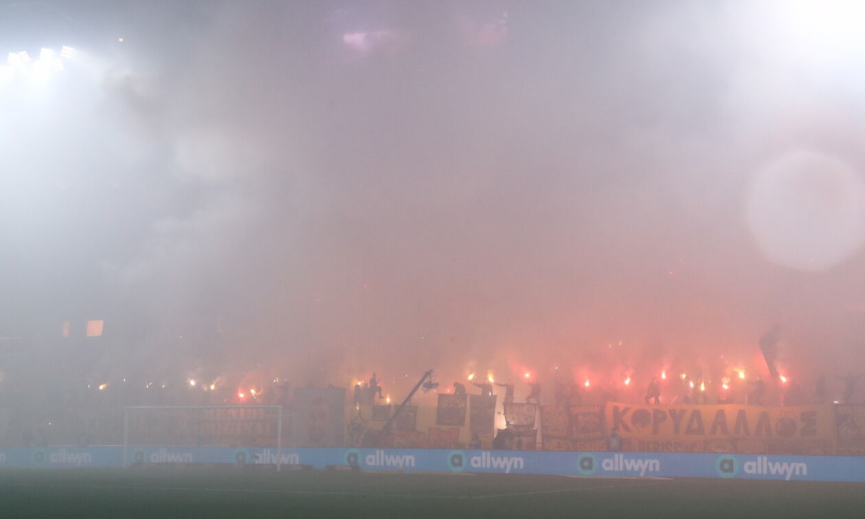 Οπαδοί της ΑΕΚ στην τελευταία προπόνηση (vid)