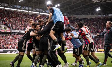 Bundesliga: Δεν παίζεται η Μπάγερν, 3-2 τη Φράιμπουργκ με ανατροπή