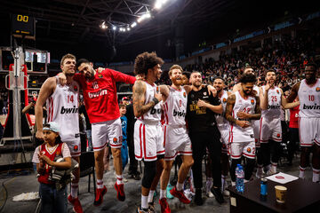 ΚΑΕ Ολυμπιακός: «Οπαδοί και παίκτες σαν ένα»