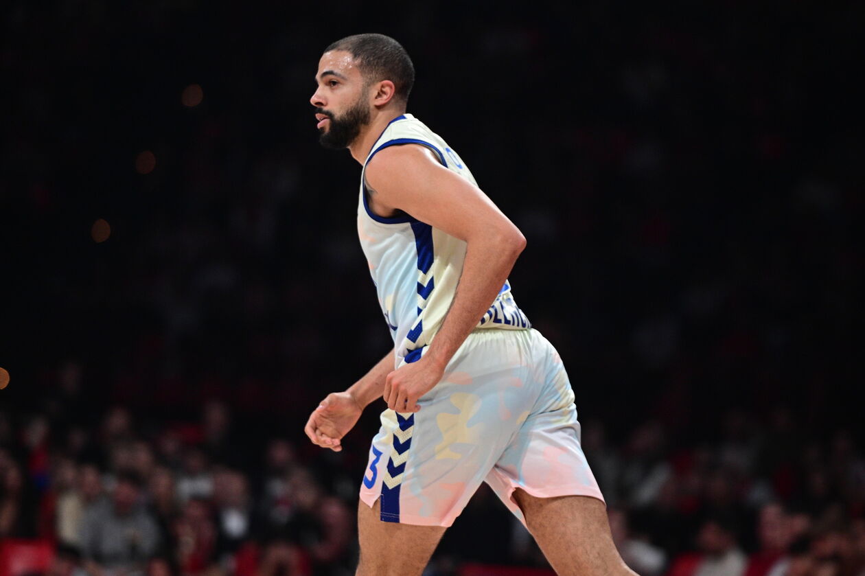 «Αποχωρεί από τη Βαλένθια ο Τόμπσον, τον θέλει η Αρμάνι»