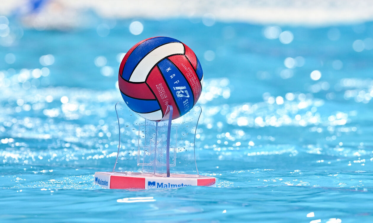 «Όρθια» στη Βαρκελώνη η Βουλιαγμένη