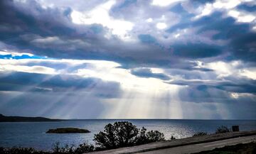 Καιρός: Αίθριος με νεφώσεις παροδικά αυξημένες
