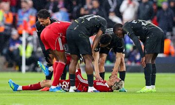 Πολύ μεγάλη ανησυχία στη Λίβερπουλ για τον τραυματισμό του Εκιτικέ (vid)