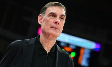 Μπαρτζώκας: «Ο Χολ ζήτησε αλλαγή για να γίνει πρώτος ριμπάουντερ ο Μιλουτίνοφ, ήταν συγκινητικό»