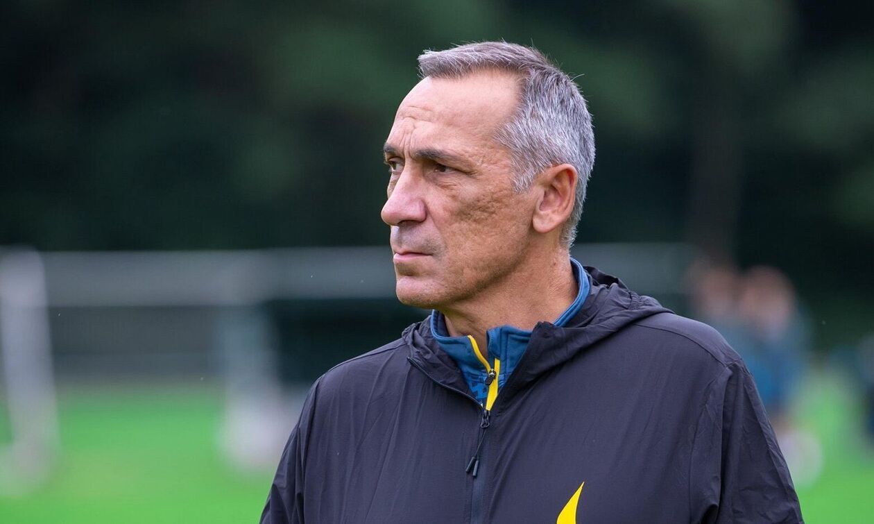 Ο Δώνης αποχαιρέτισε και τους παίκτες της Αλ Καλίτζ