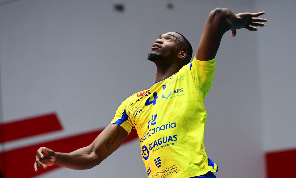 Φτιάχνει σπουδαίο ρόστερ ο Ολυμπιακός, που έκλεισε και τον Έλντερ Σπένσερ