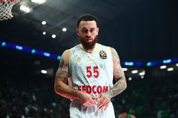 Ο Μάικ Τζέιμς επιβεβαίωσε ότι αποχωρεί από τη Μονακό