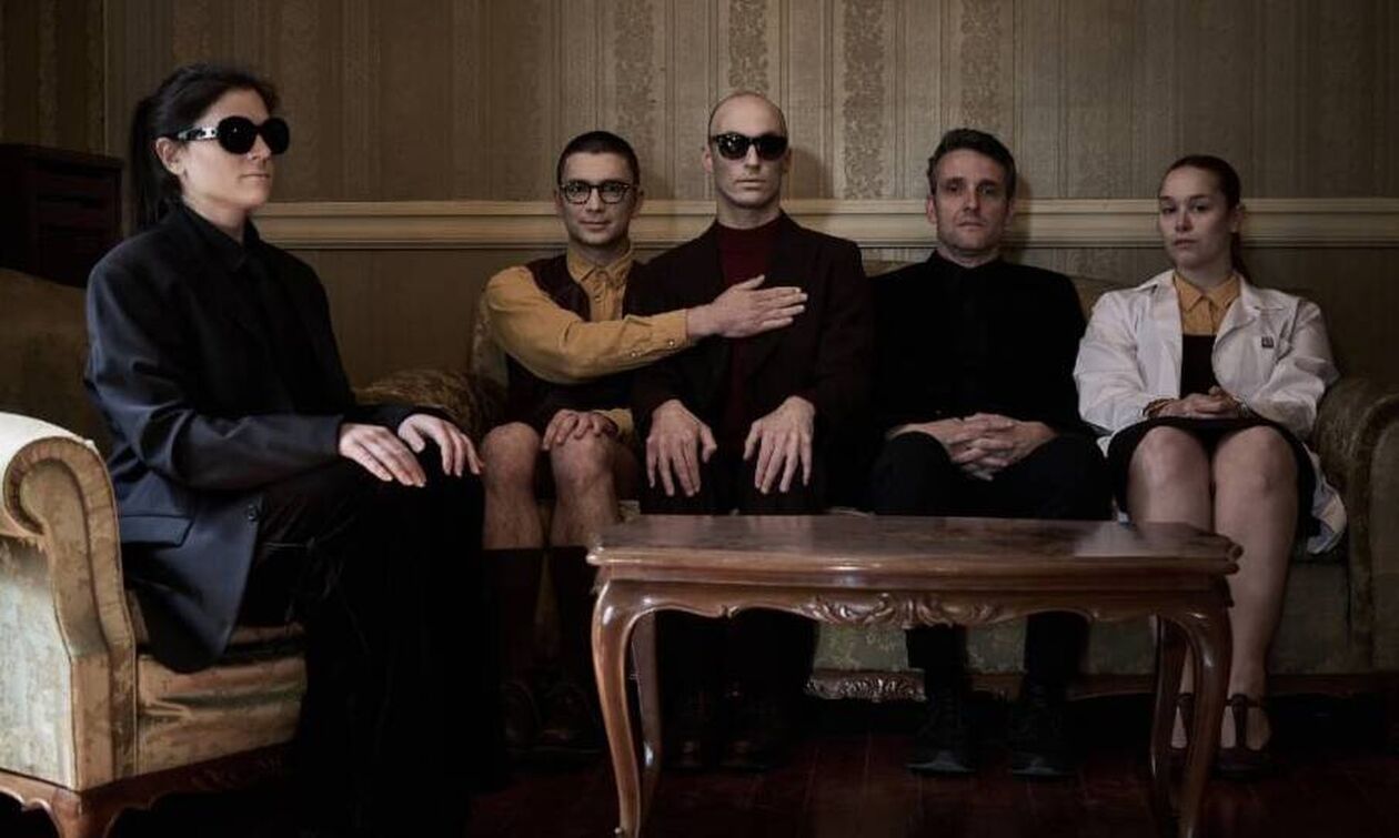 «Ο Παρείσακτος» στο Δημοτικό Θέατρο Πειραιά