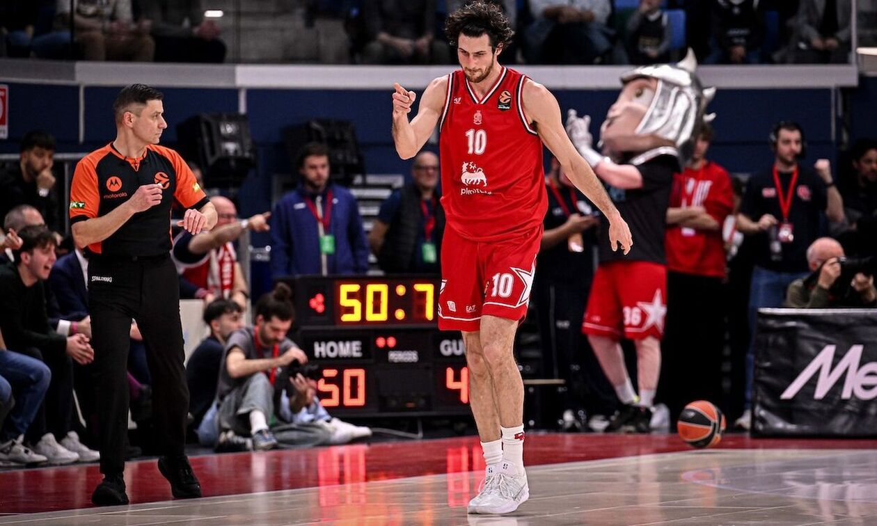 Δυσκολεύτηκε, αλλά κέρδισε η Αρμάνι 