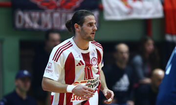 Παπάζογλου: «Με σκληρή άμυνα και γρήγορη μετάβαση στην επίθεση θα έχουμε το πλεονέκτημα»